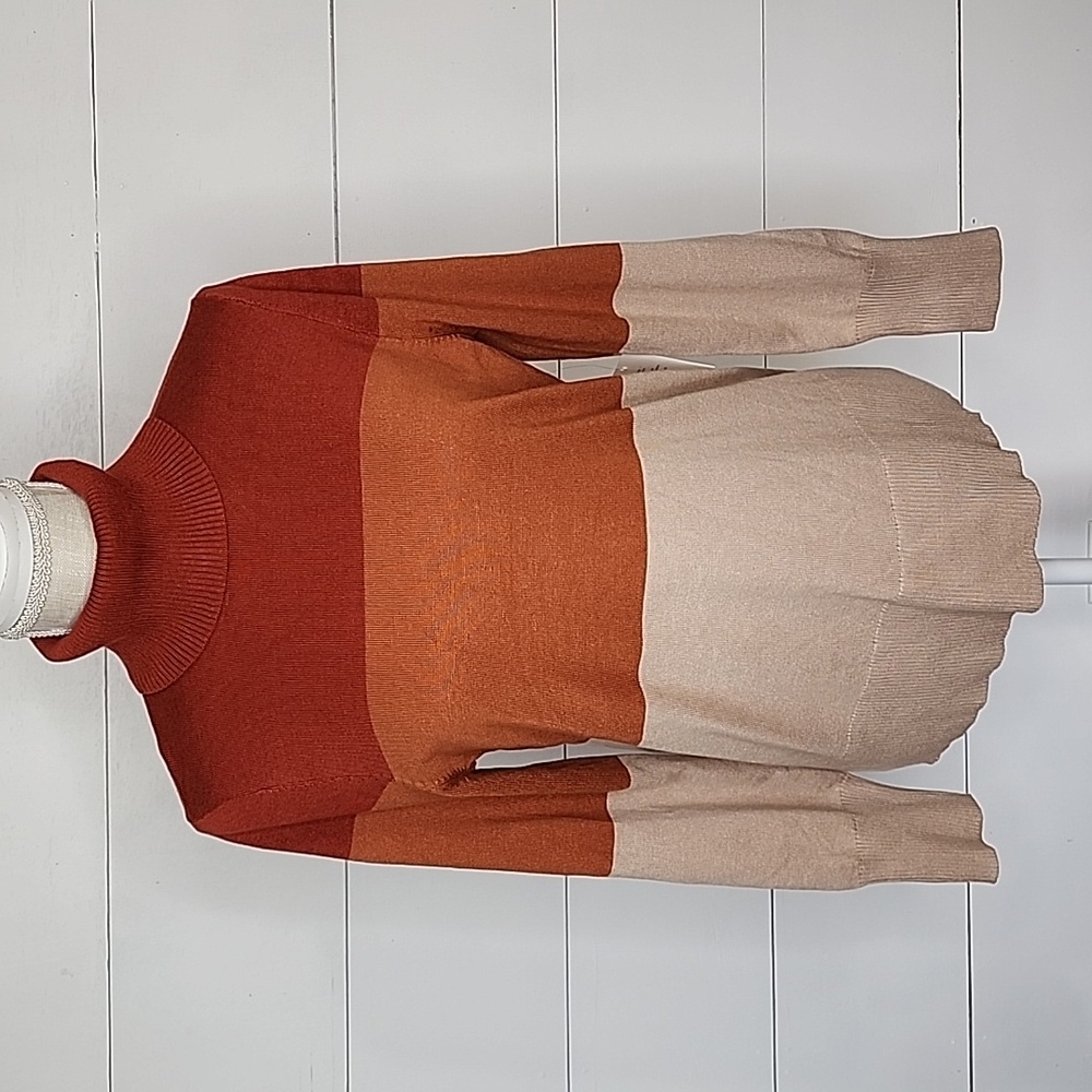 NWT Retrology Turtle Neck Sweater